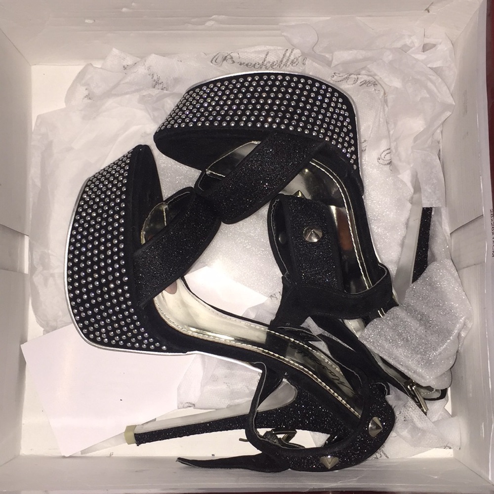 High heels size 8 black and silver/silver studs